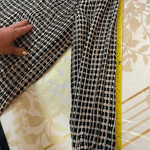 Max studio dress Sz XS  fit flare midi ribbed black/white/ beige - Picture 8 of 9